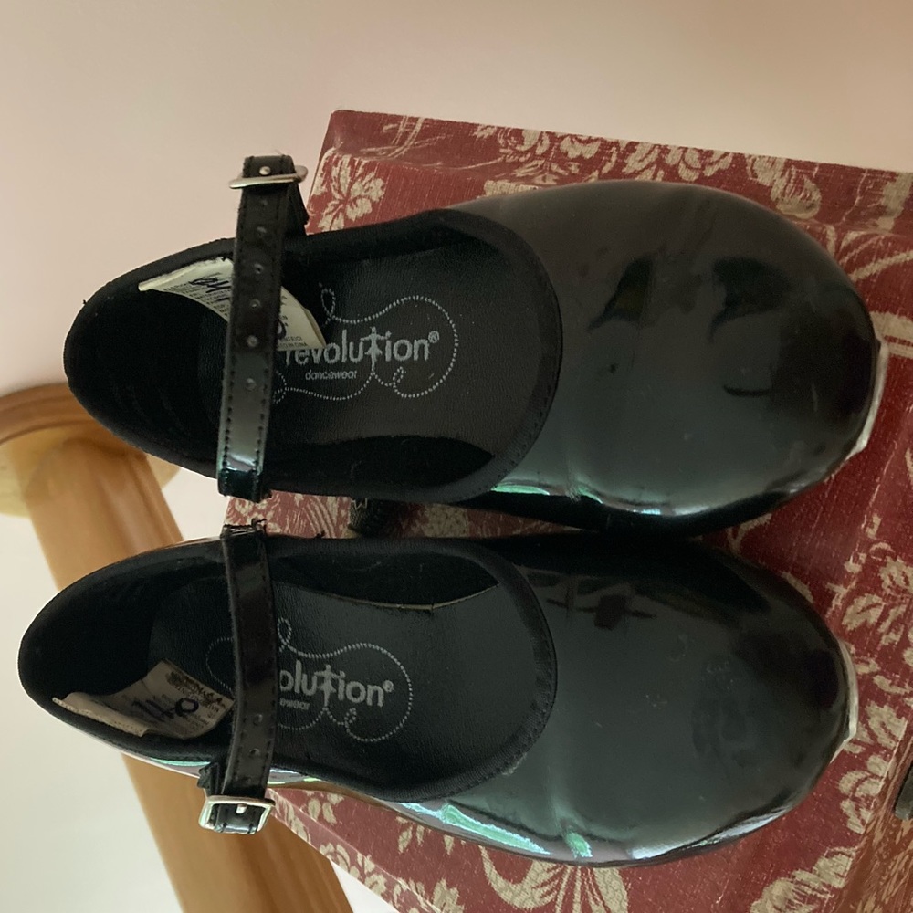 Girls tap shoes